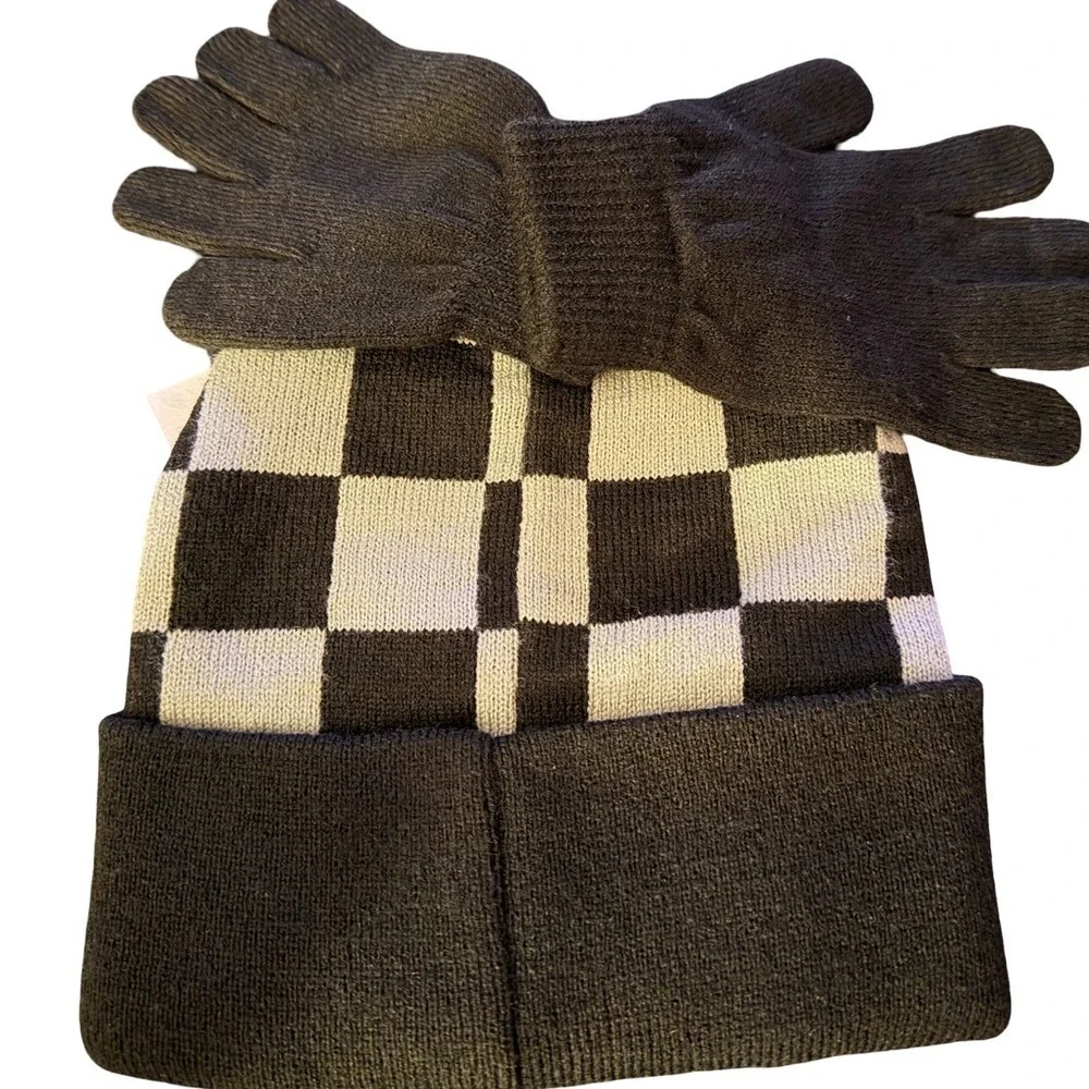 NWT Kids Batman Beanie and Gloves Set Black White Checkered Bat Symbol